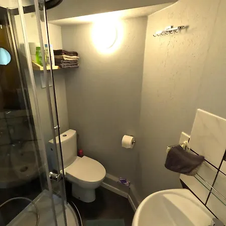 Aux Deux Amis * スタヴロ