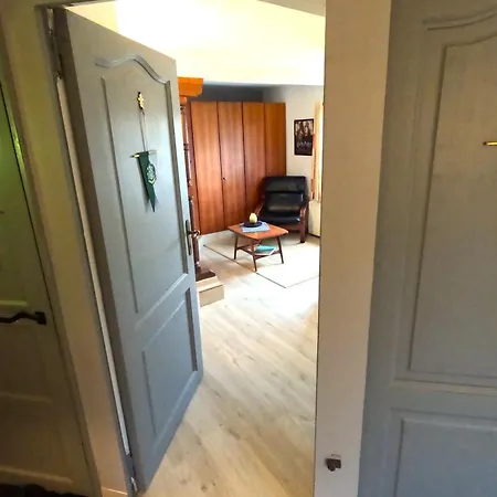 Aux Deux Amis * スタヴロ