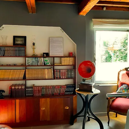 בית אירוח Aux Deux Amis סטבלוט