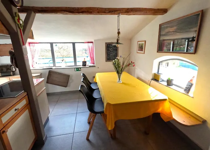 בית אירוח Aux Deux Amis סטבלוט